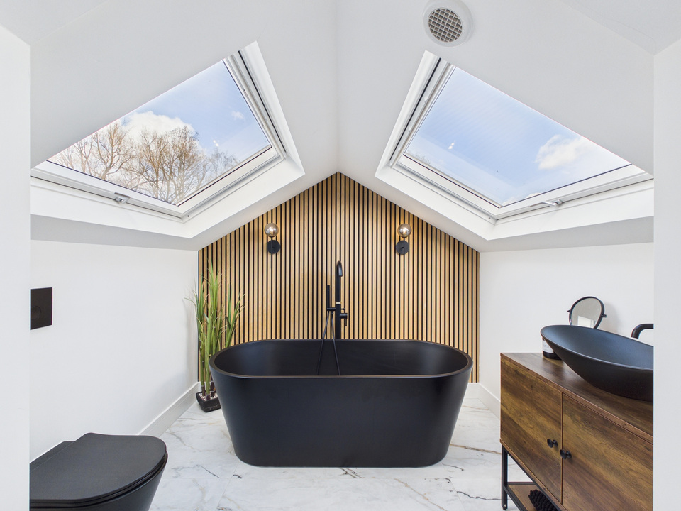 5 bed detached house for sale in St. Hughs Close, Crawley, West Sussex  - Property Image 9