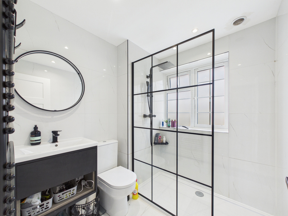 5 bed detached house for sale in St. Hughs Close, Crawley, West Sussex  - Property Image 23