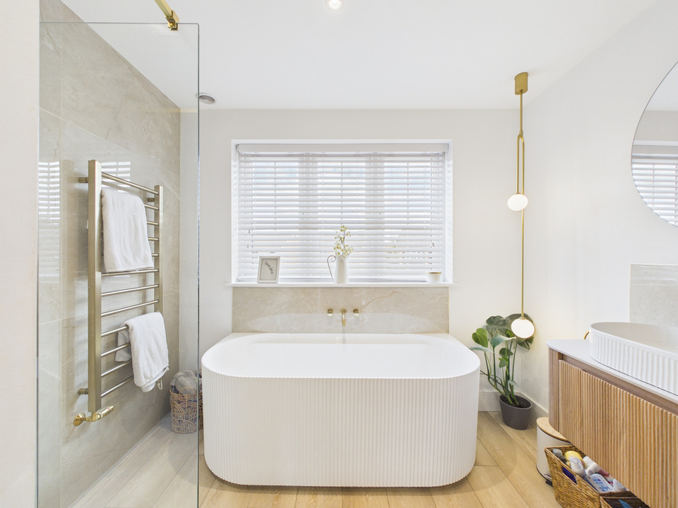 5 bed detached house for sale in St. Hughs Close, Crawley, West Sussex  - Property Image 6