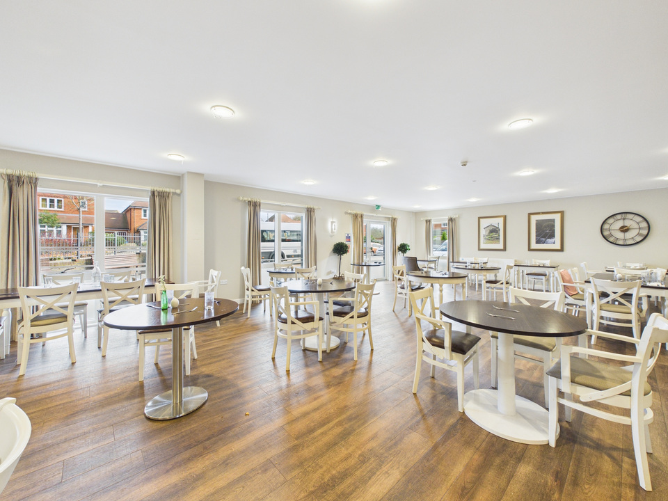 2 bed apartment for sale in The Boulevard, Horsham  - Property Image 18