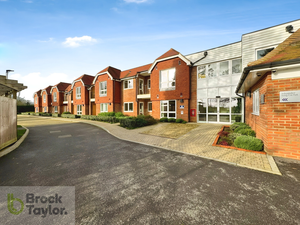 2 bed block of apartments for sale in Birchgrove Road, Horsted Keynes  - Property Image 3