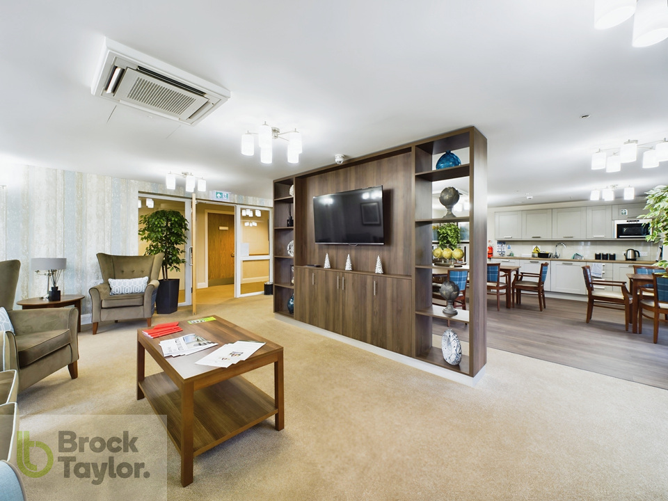 2 bed block of apartments for sale in Birchgrove Road, Horsted Keynes  - Property Image 4