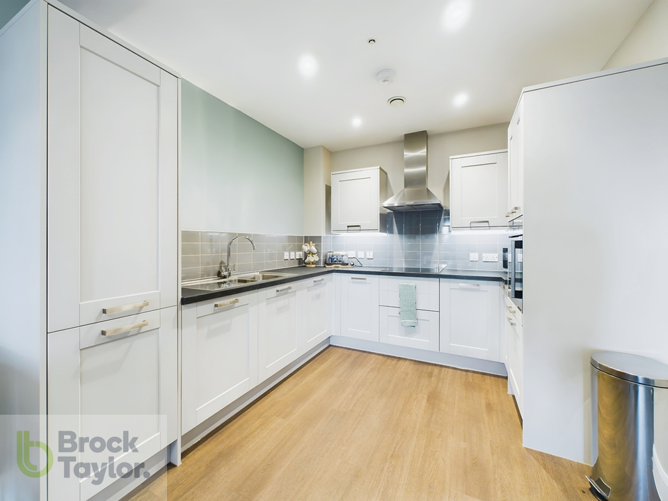 2 bed block of apartments for sale in Birchgrove Road, Horsted Keynes  - Property Image 7