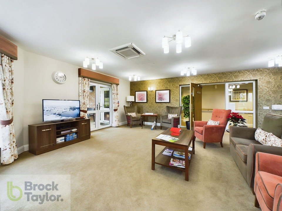 2 bed block of apartments for sale in Birchgrove Road, Horsted Keynes  - Property Image 1