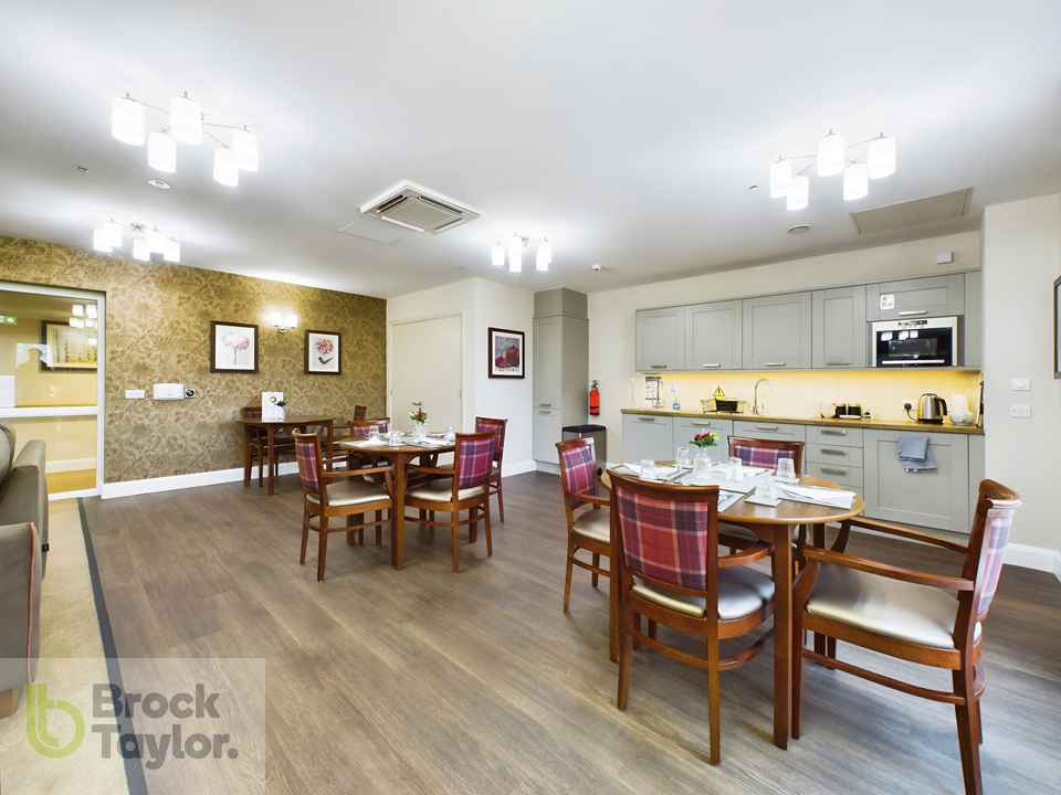 2 bed block of apartments for sale in Birchgrove Road, Horsted Keynes  - Property Image 14