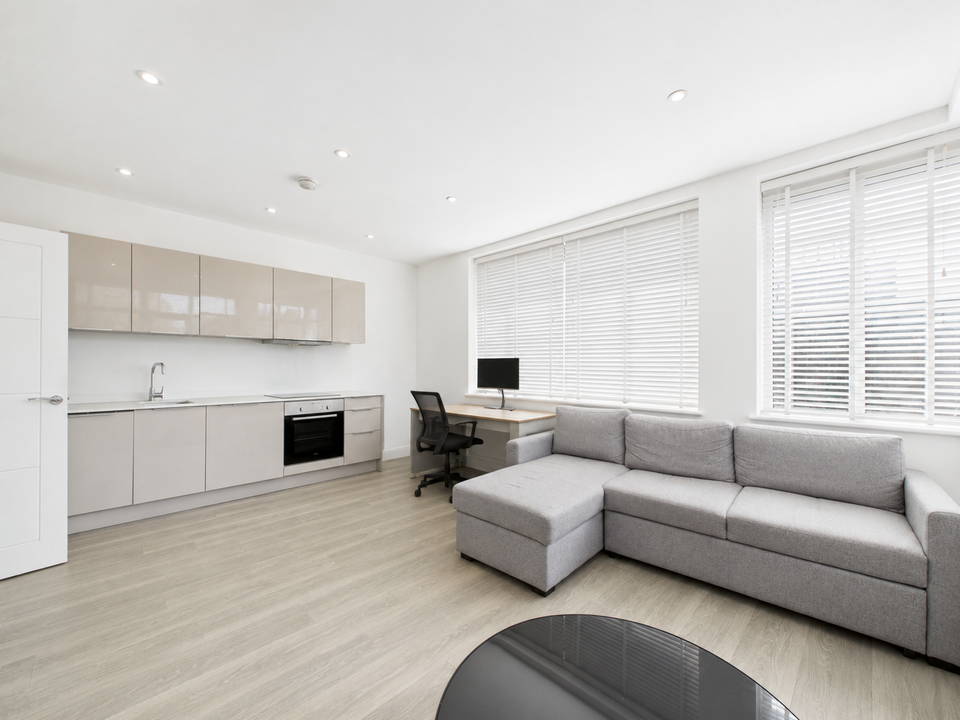 1 bed apartment for sale in Holmes Park, North Street, Horsham, RH12 1FA  - Property Image 3