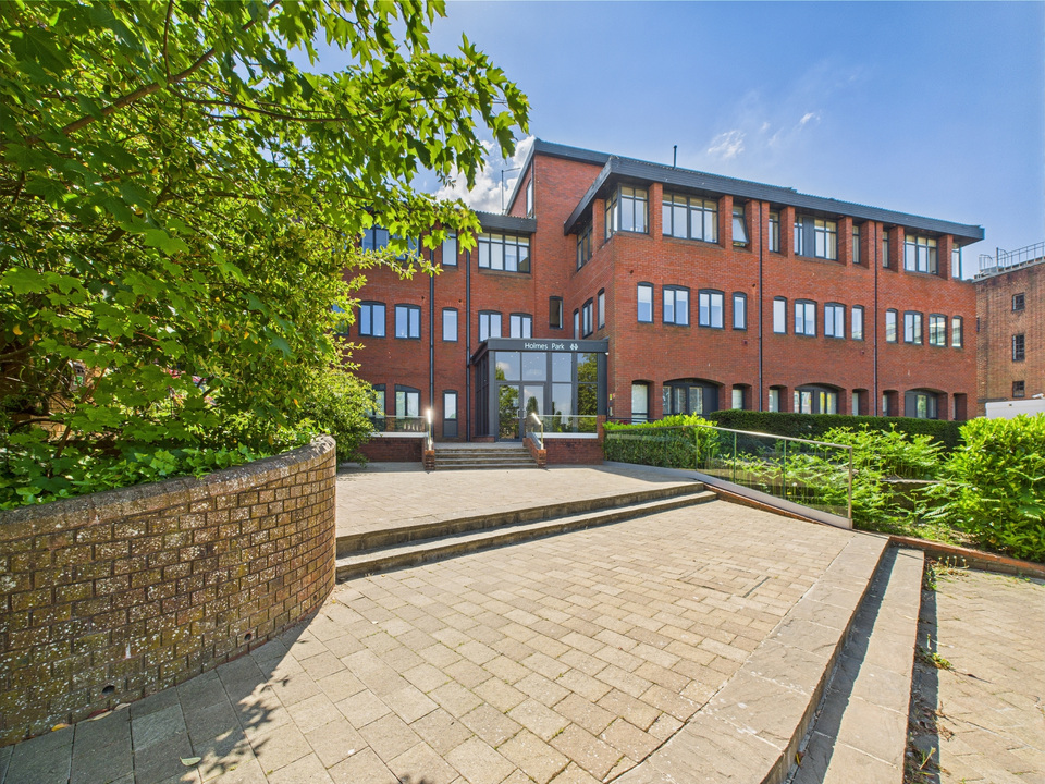 1 bed apartment for sale in Holmes Park, North Street, Horsham, RH12 1FA  - Property Image 6
