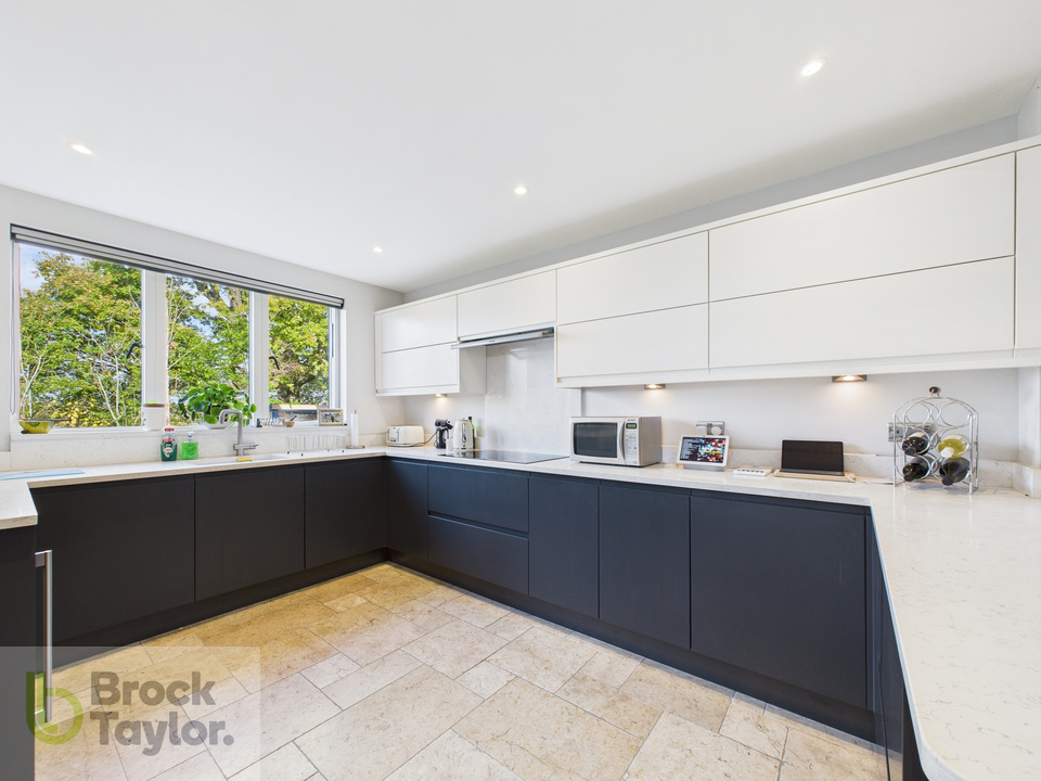 4 bed detached house for sale in Rocky Lane, Haywards Heath  - Property Image 7