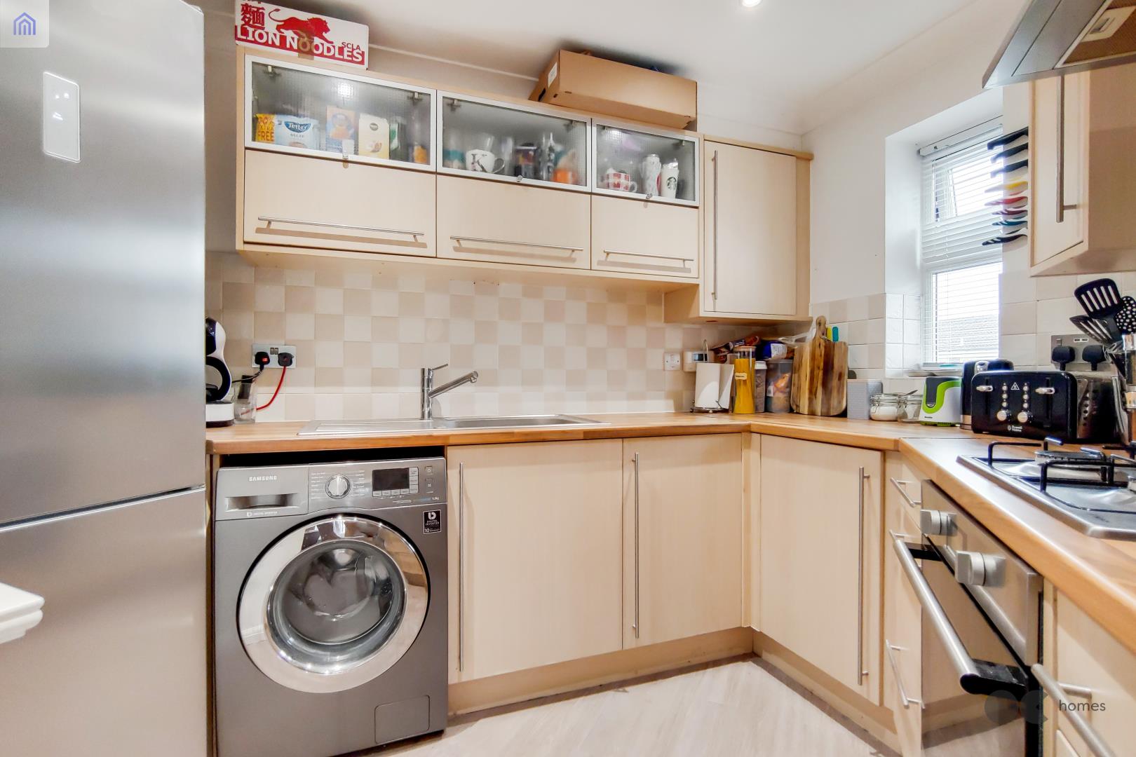 2 bed flat to rent in Paignton Close, Harold Wood RM3  - Property Image 5