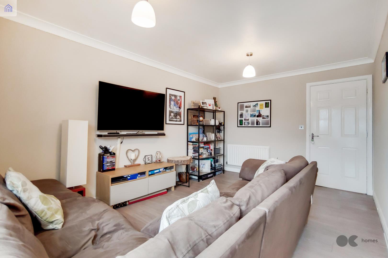 2 bed flat to rent in Paignton Close, Harold Wood RM3  - Property Image 1
