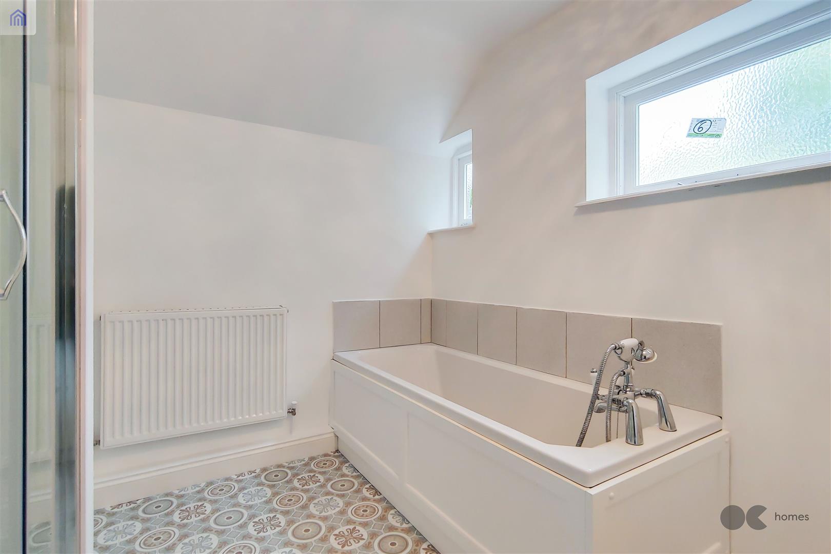 2 bed flat to rent in Hare Hall Lane, GIDEA PARK RM2  - Property Image 13