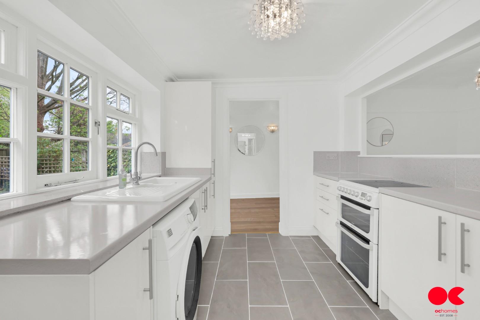 2 bed flat to rent in Hare Hall Lane, GIDEA PARK RM2  - Property Image 12