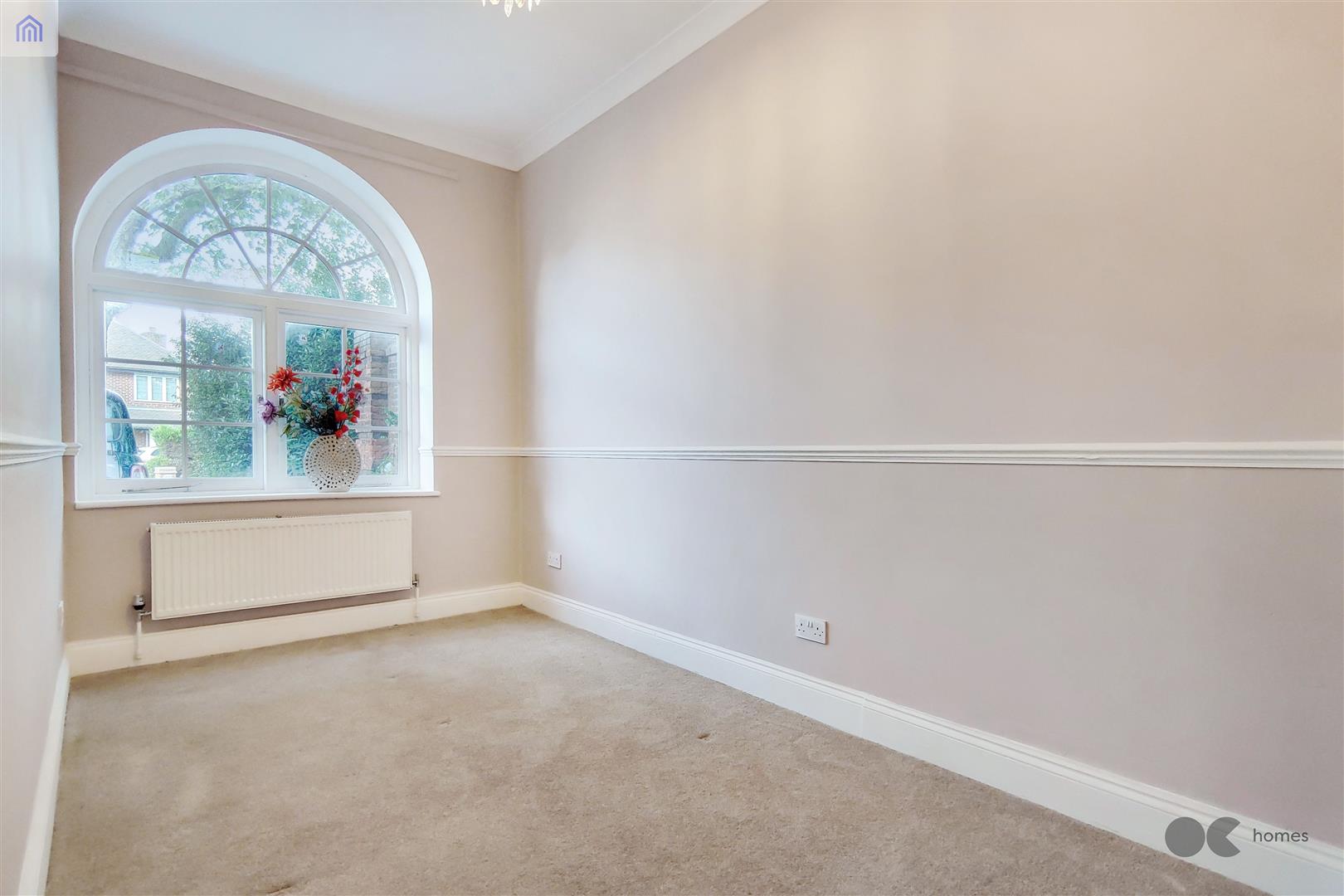 2 bed flat to rent in Hare Hall Lane, GIDEA PARK RM2  - Property Image 12