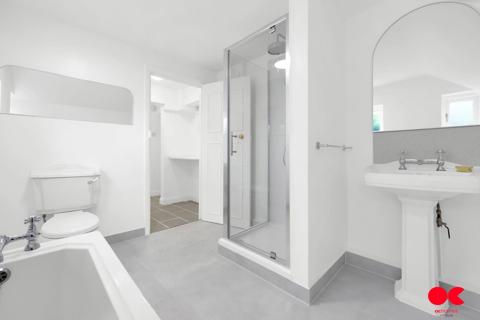 2 bed flat to rent in Hare Hall Lane, GIDEA PARK RM2  - Property Image 4