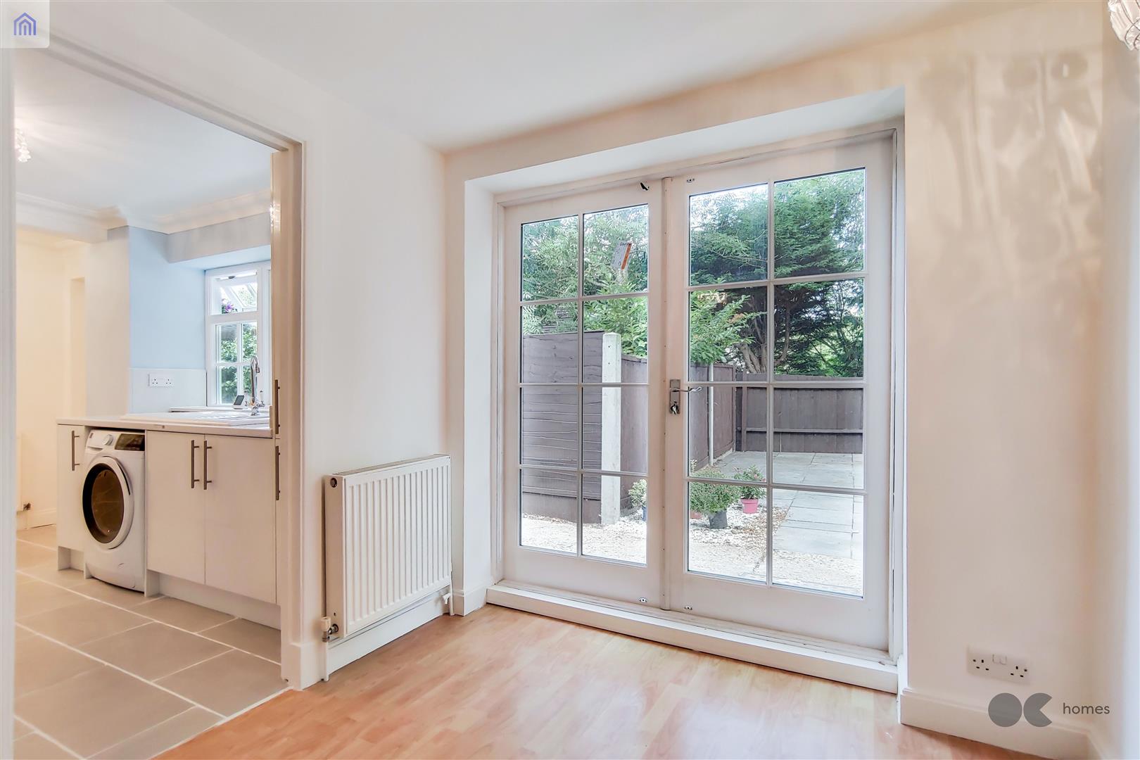 2 bed flat to rent in Hare Hall Lane, GIDEA PARK RM2  - Property Image 8