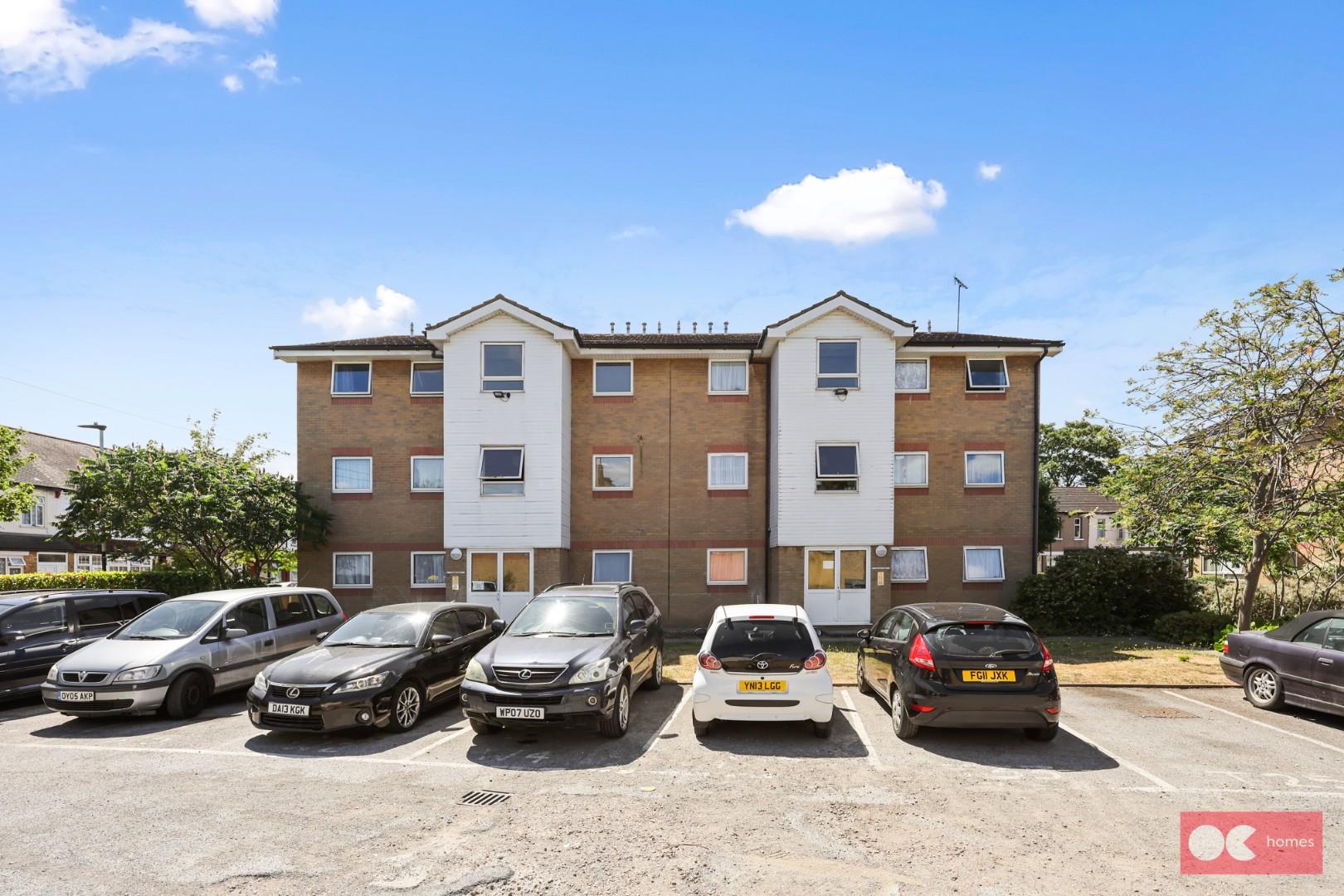 2 bed flat to rent in Wellington Road, EAST HAM E6