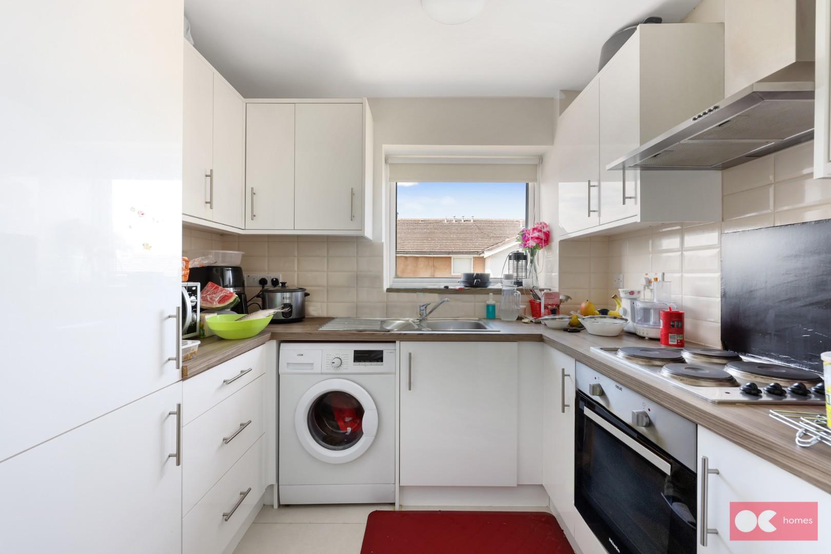 2 bed flat to rent in Wellington Road, EAST HAM E6  - Property Image 4