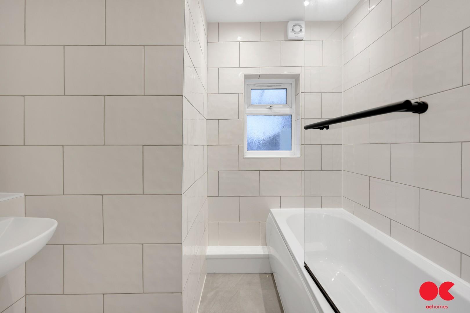 3 bed terraced house to rent in Ruckholt Road, Leyton, E10  - Property Image 5