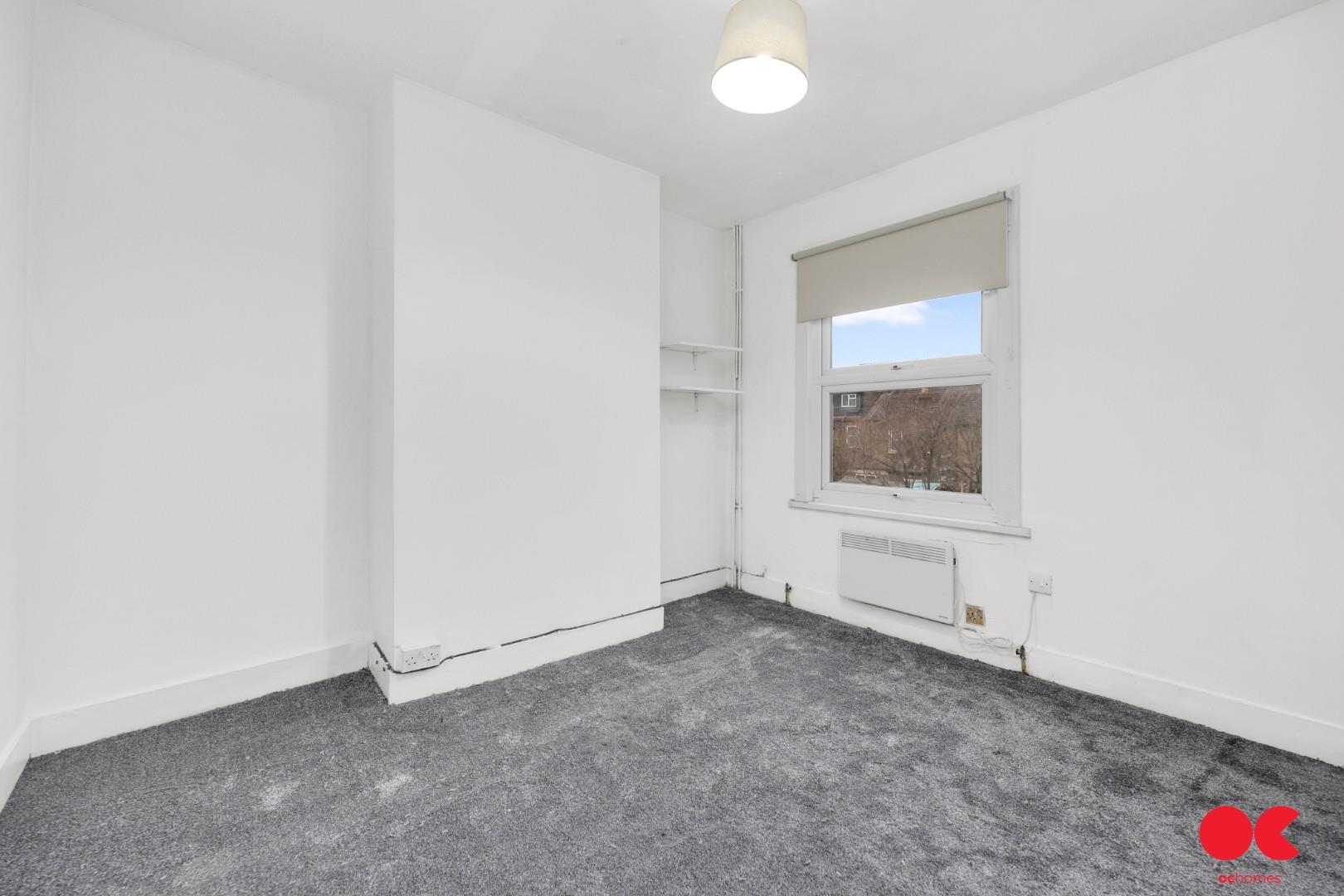 3 bed terraced house to rent in Ruckholt Road, Leyton, E10  - Property Image 8