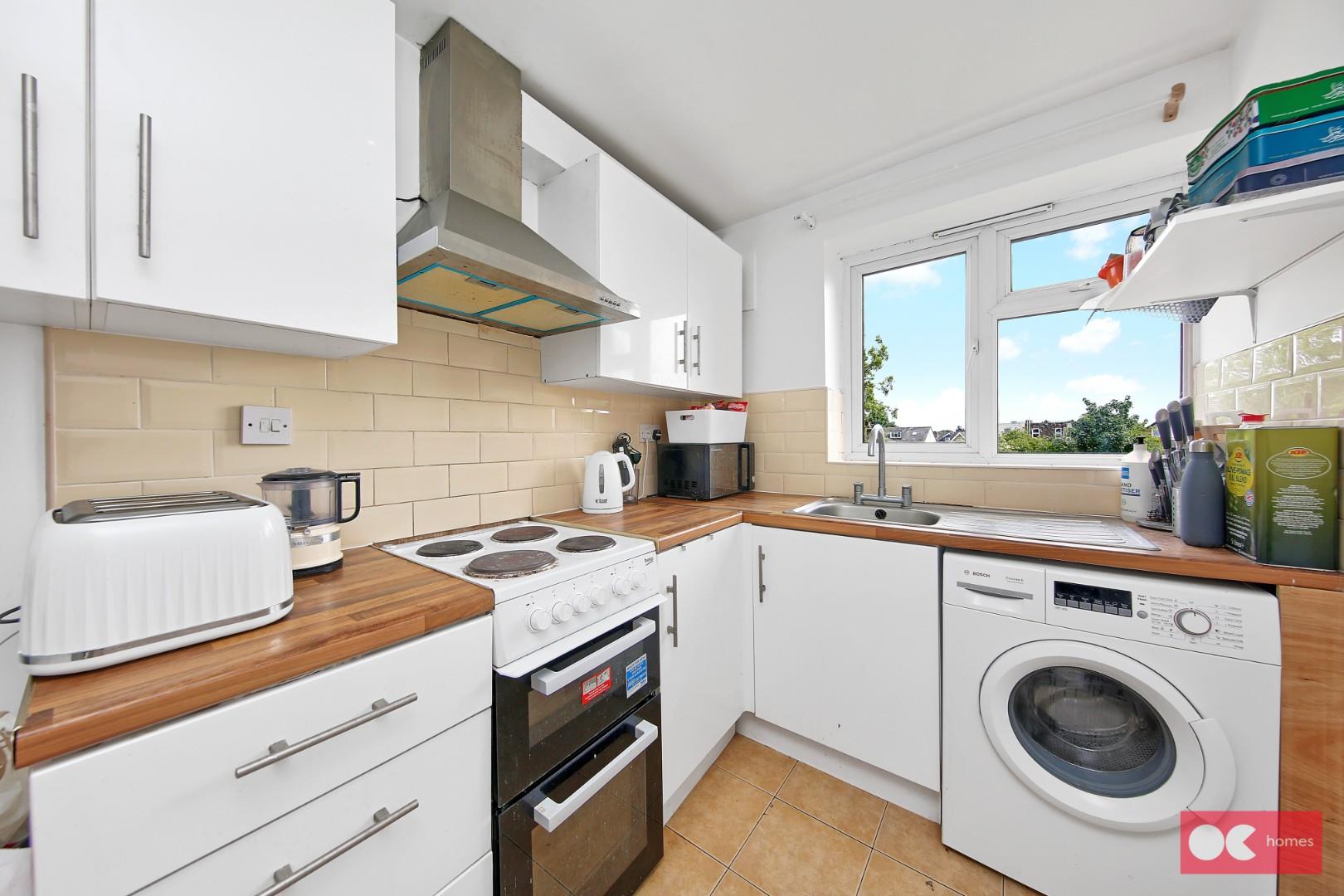 1 bed flat to rent in Hainault Road, Leytonstone  - Property Image 2