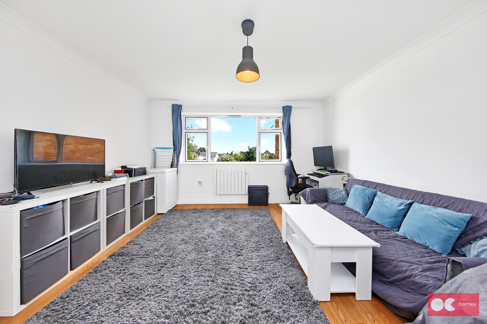 1 bed flat to rent in Hainault Road, Leytonstone  - Property Image 1