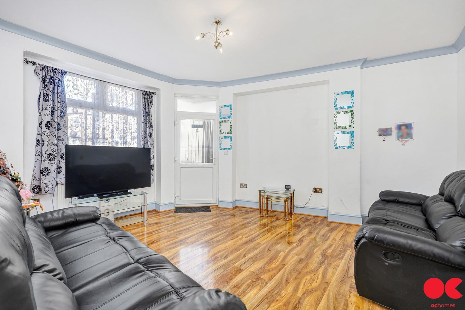 4 bed end of terrace house for sale in Greyhound Road, London  - Property Image 2