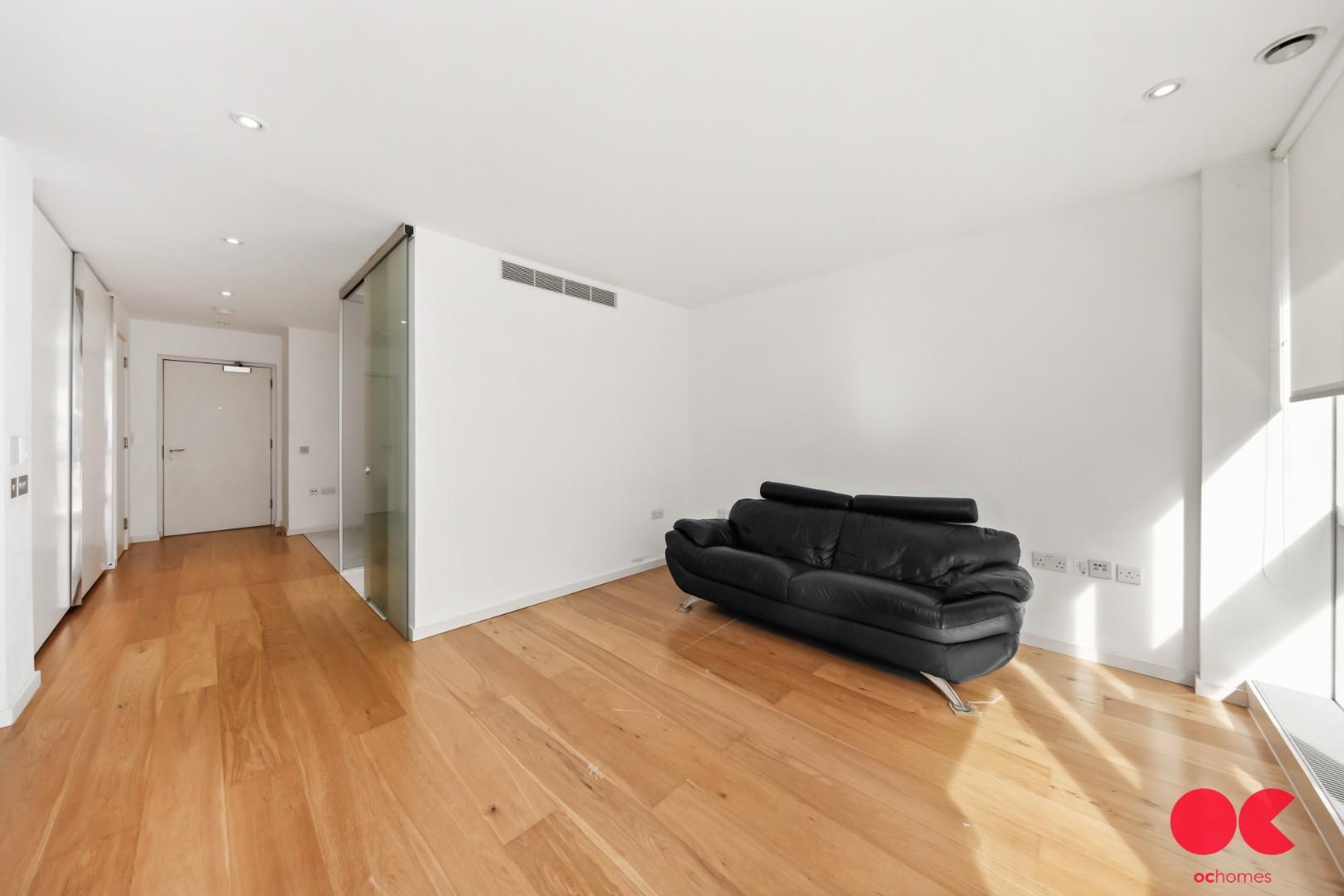Studio flat to rent in Fairmont Avenue, Canary Wharf, London  - Property Image 11
