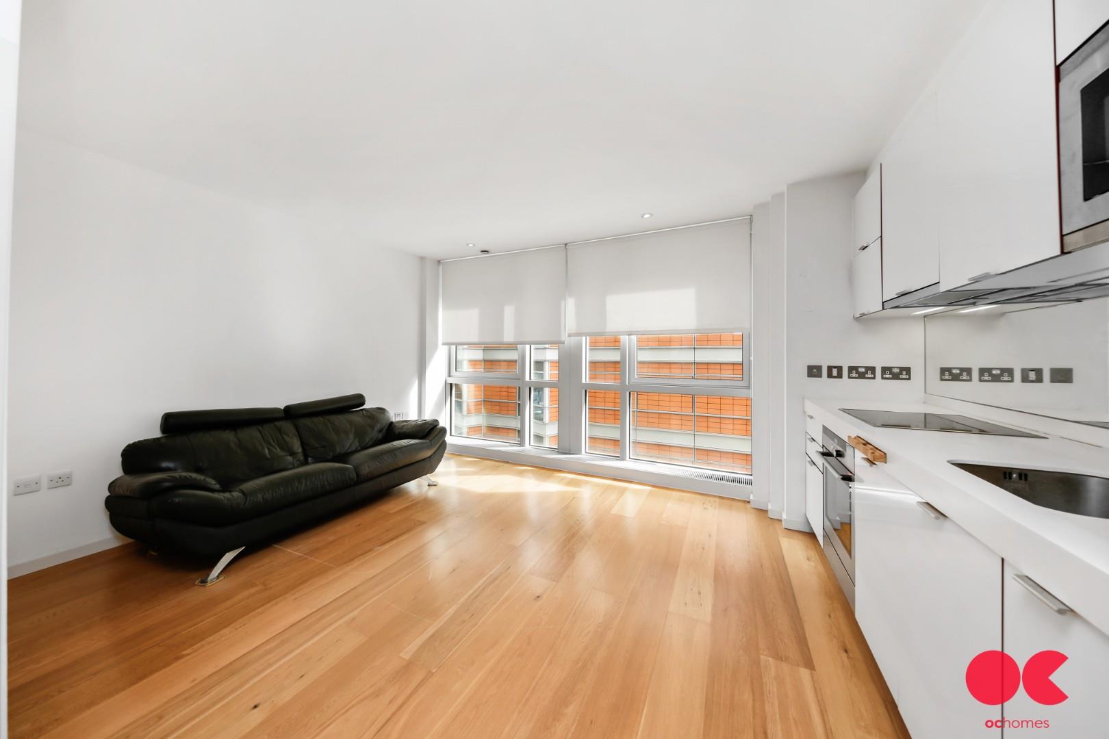 Studio flat to rent in Fairmont Avenue, Canary Wharf, London