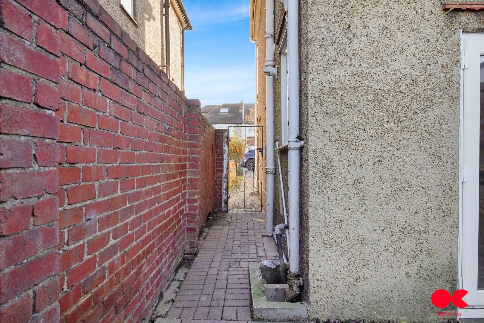 3 bed semi-detached house to rent in Atherton Road, Clayhall, Ilford  - Property Image 28