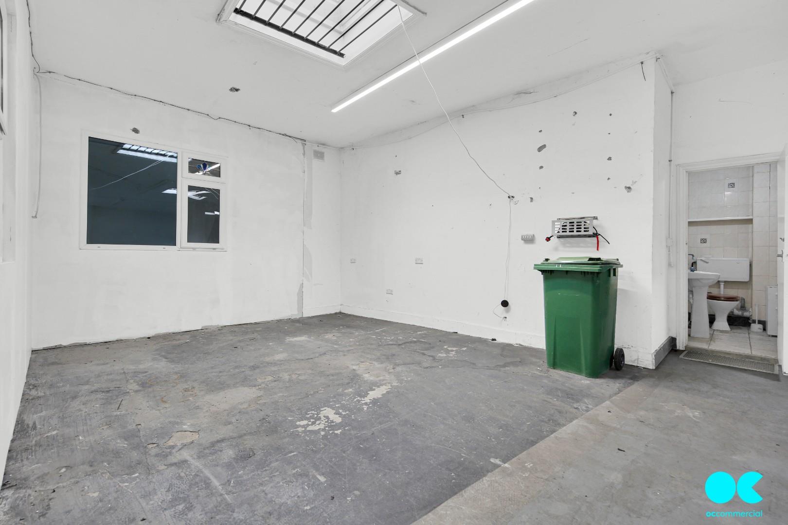 Commercial property to rent in Romford Road, Manor Park, E12  - Property Image 5