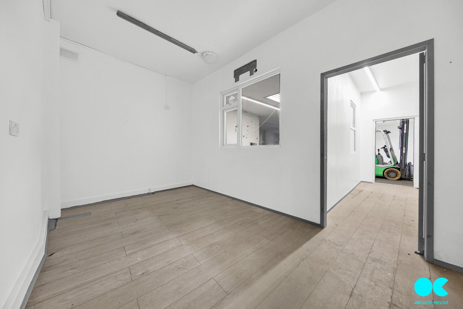 Commercial property to rent in Romford Road, Manor Park, E12  - Property Image 15