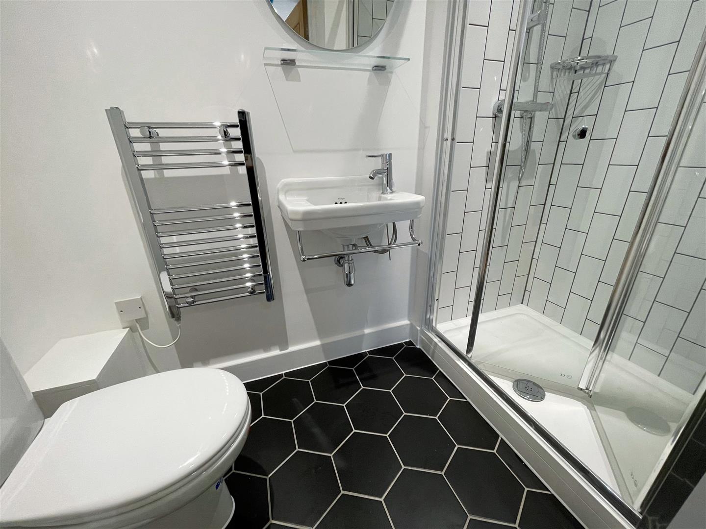 Studio flat to rent in Balgores Lane, Romford  - Property Image 2