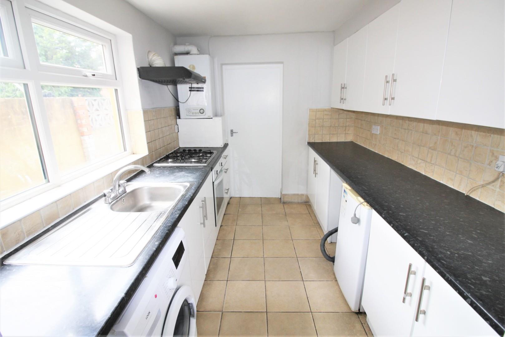 3 bed end of terrace house to rent in Adelaide Road, Leyton, London  - Property Image 8