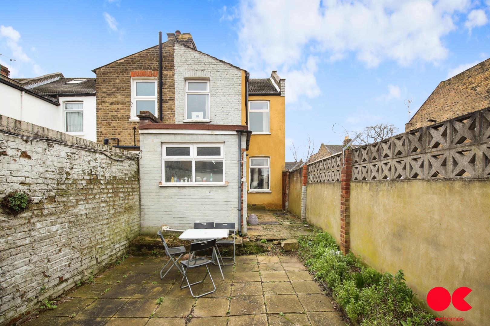 3 bed end of terrace house to rent in Adelaide Road, Leyton, London  - Property Image 5