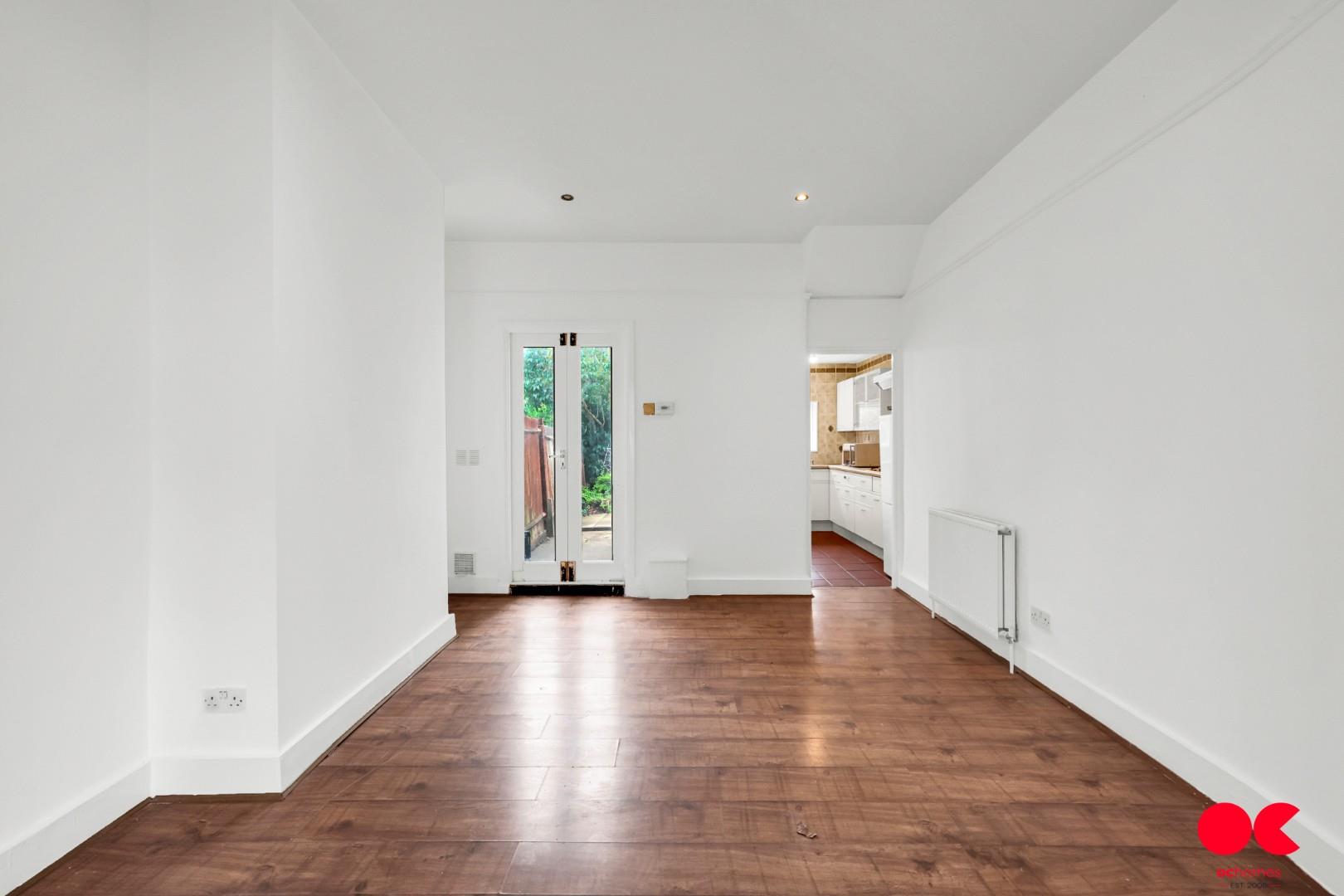 4 bed terraced house to rent in Cobbold Road, London  - Property Image 3
