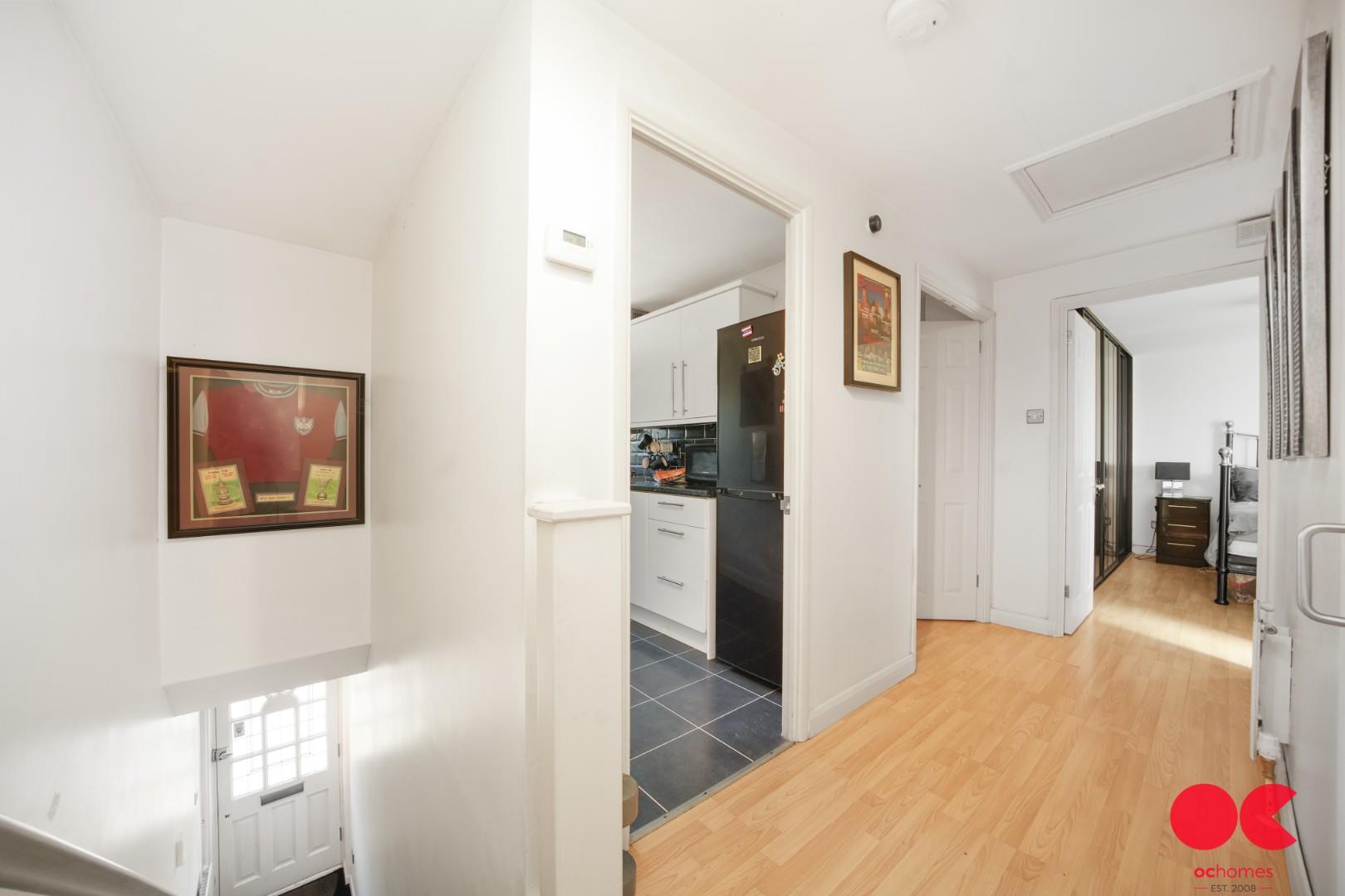 1 bed flat for sale in London Road, Romford  - Property Image 6