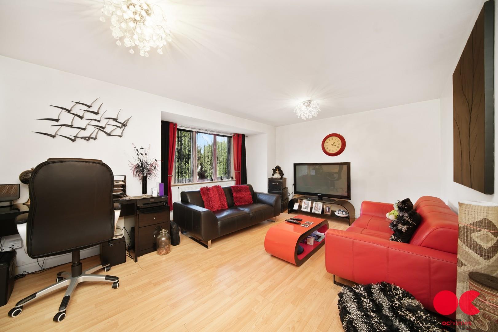 1 bed flat for sale in London Road, Romford - Property Image 1
