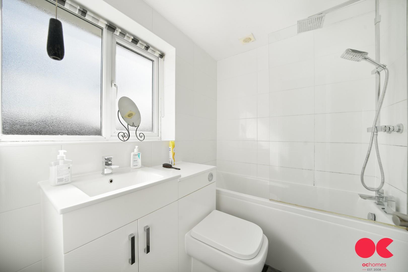 1 bed flat for sale in London Road, Romford  - Property Image 5