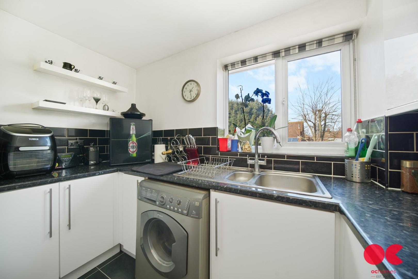 1 bed flat for sale in London Road, Romford  - Property Image 8