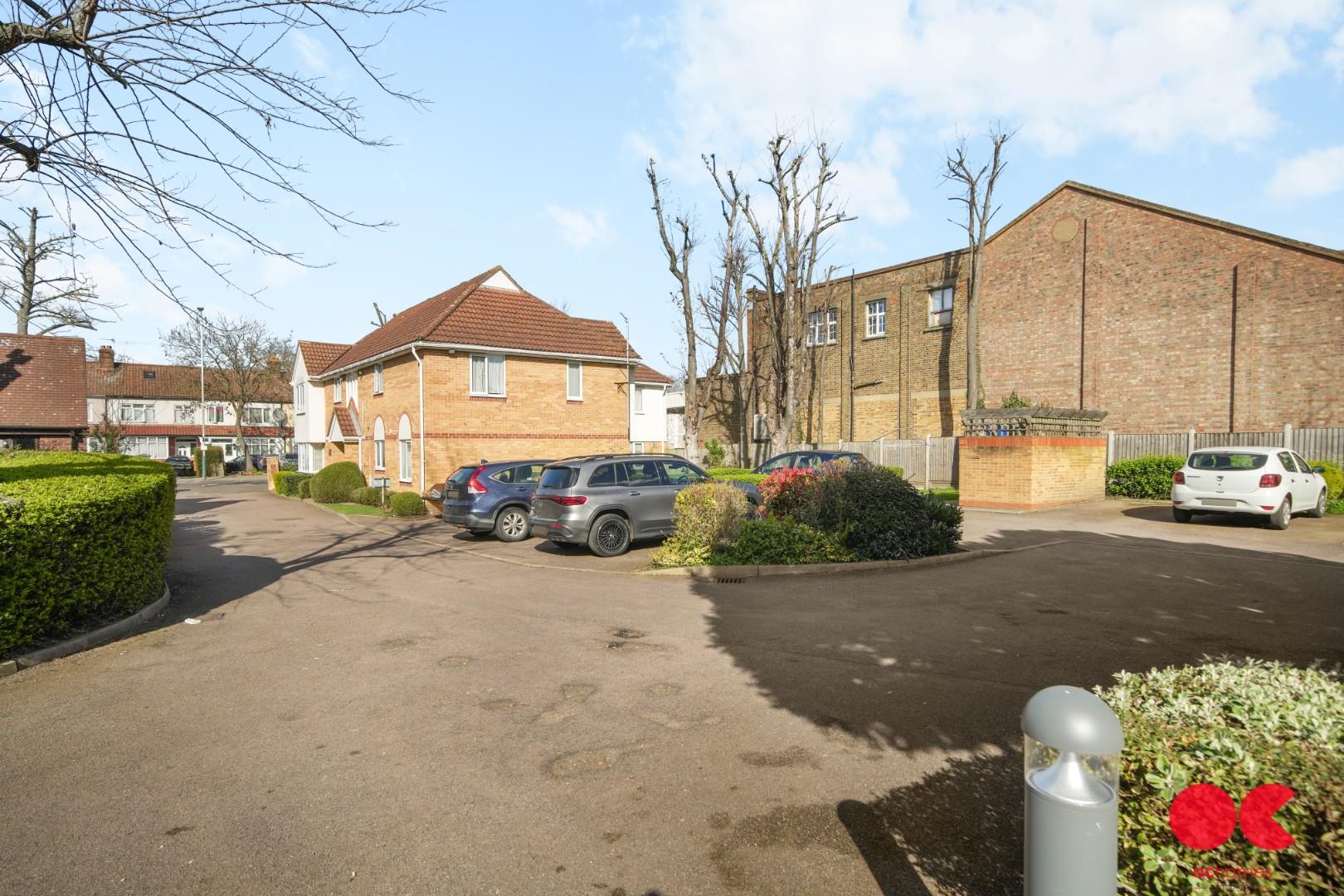 1 bed flat for sale in London Road, Romford  - Property Image 11