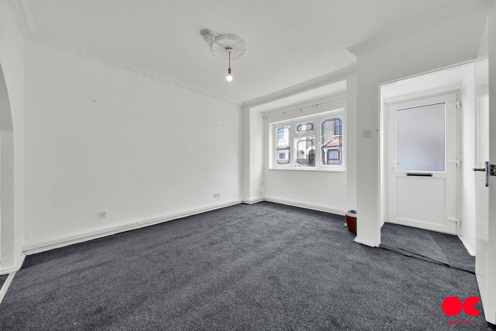 2 bed house to rent in Gloucester Road, London  - Property Image 6
