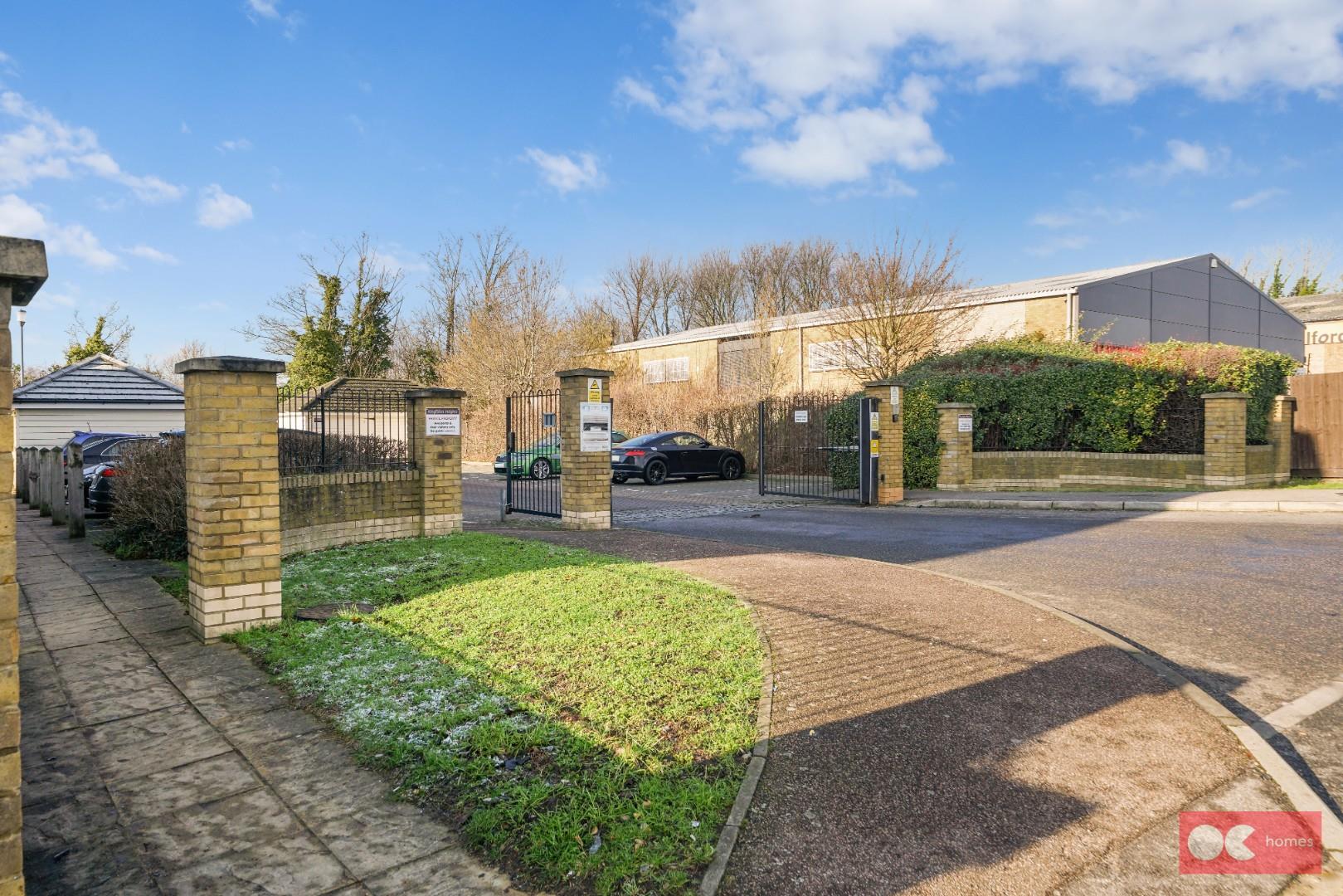 2 bed flat for sale in Hogg Lane, Grays  - Property Image 9