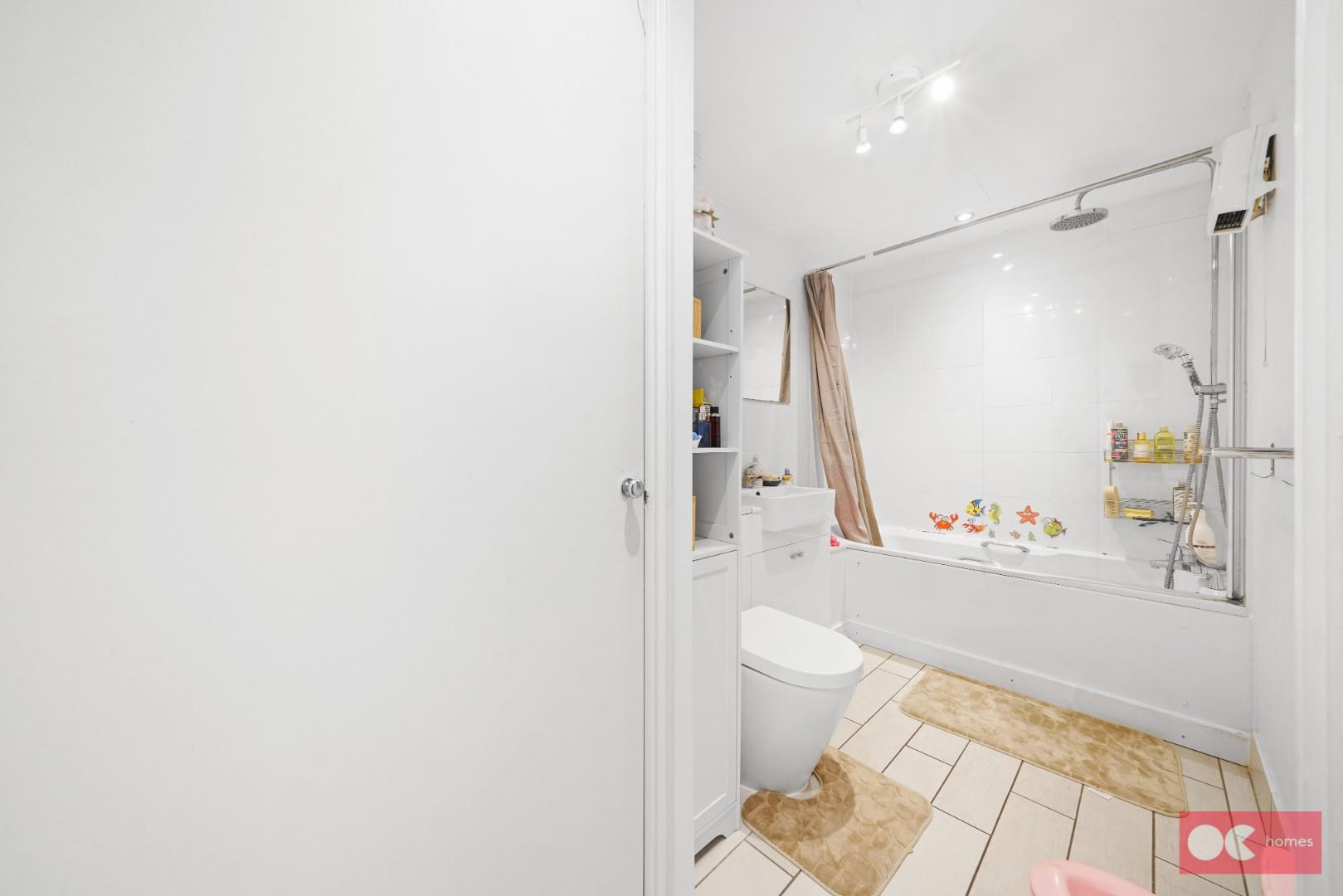 2 bed flat for sale in Hogg Lane, Grays  - Property Image 13