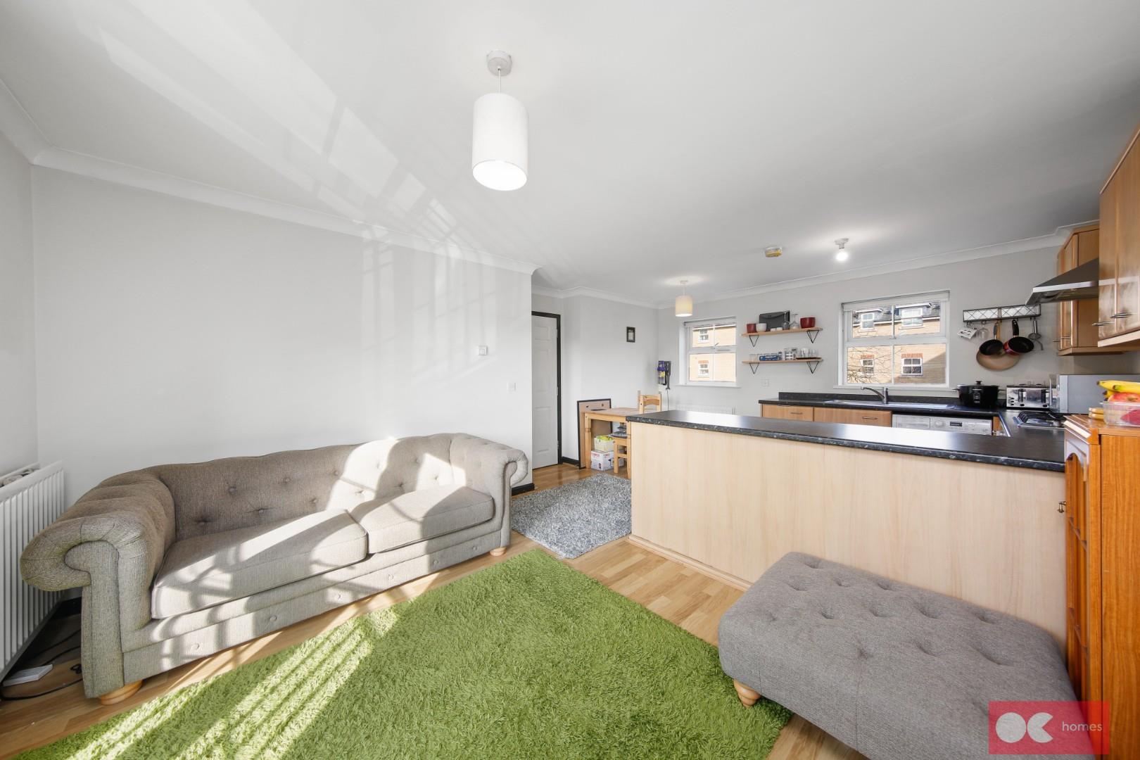 1 bed flat to rent in Piper Way, London  - Property Image 2