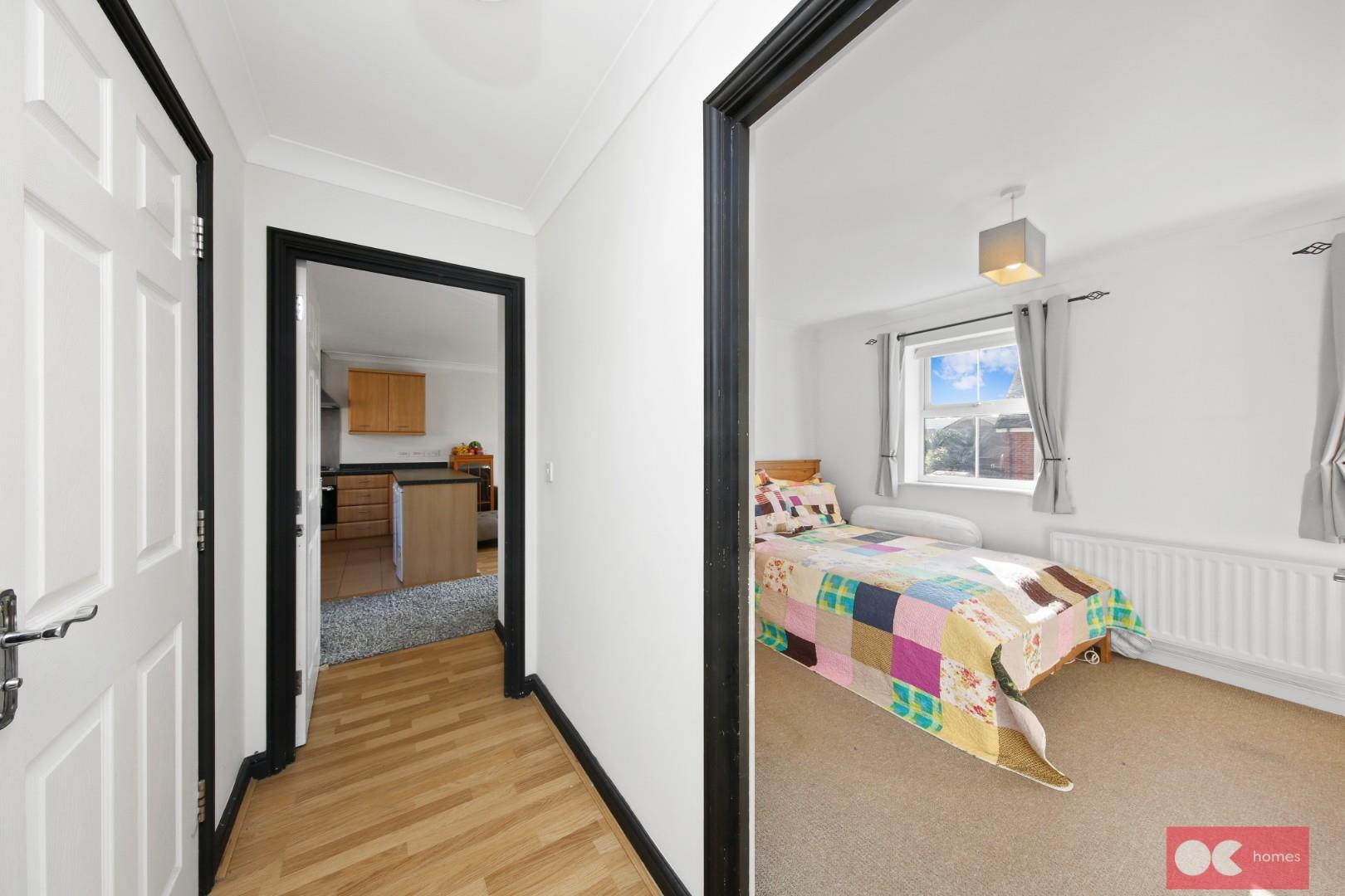 1 bed flat to rent in Piper Way, London  - Property Image 4