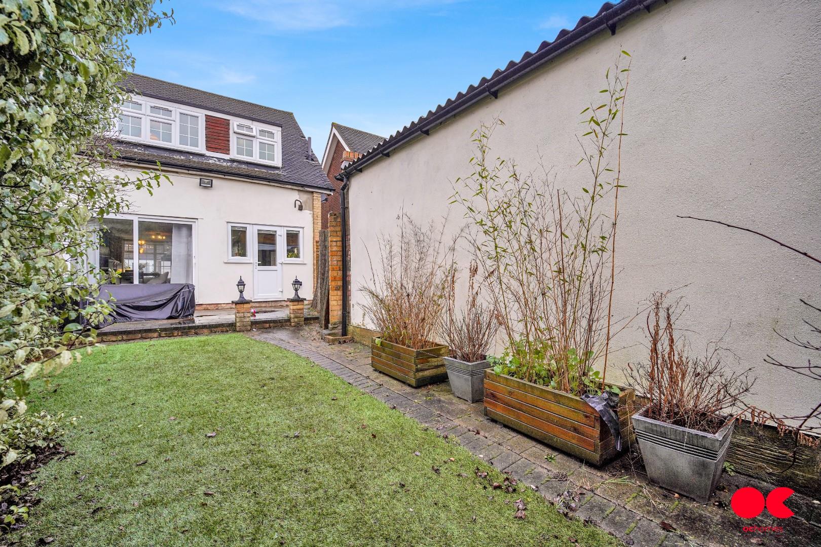 3 bed semi-detached house for sale in Denbigh Close, Hornchurch  - Property Image 30