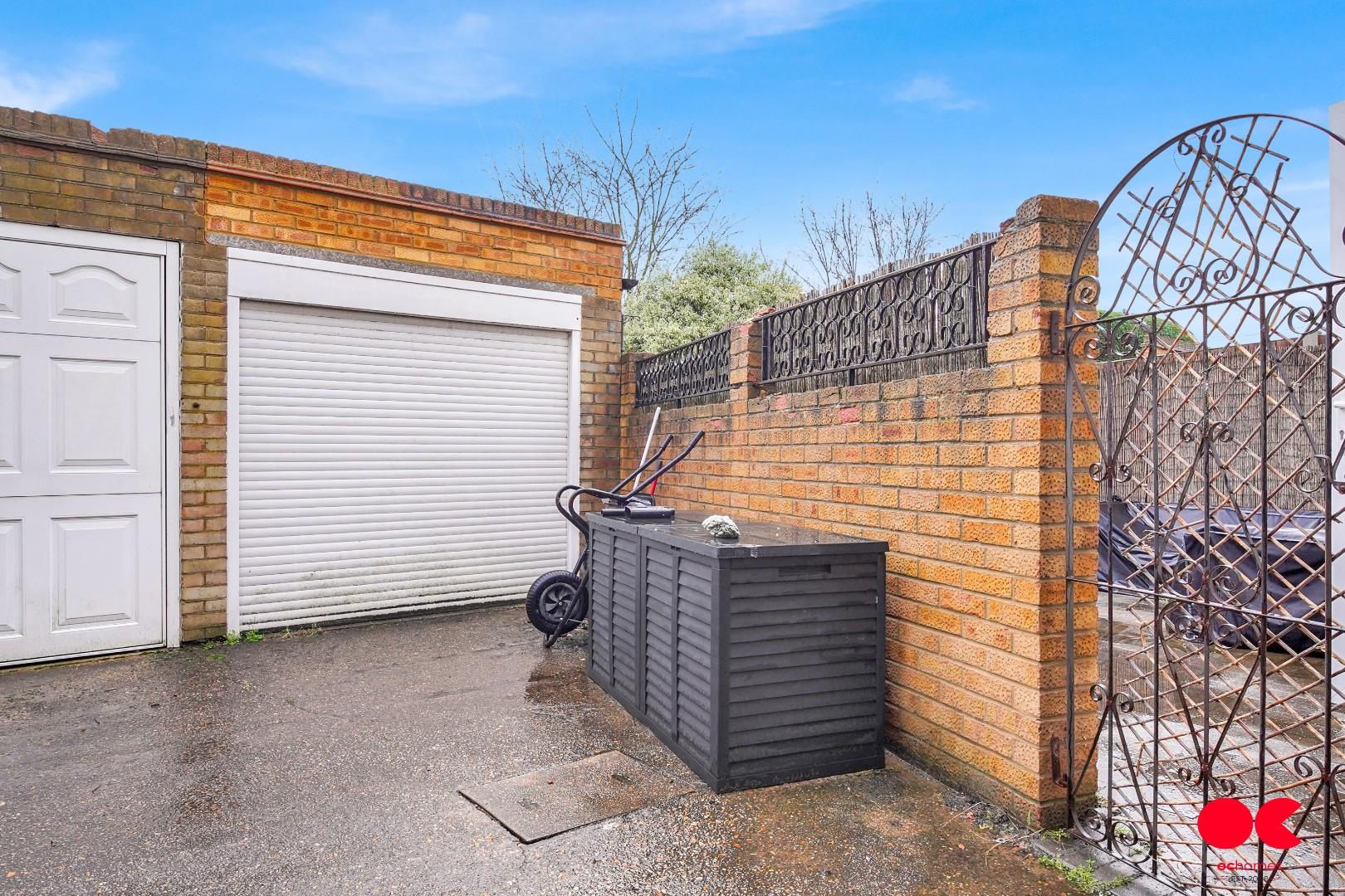 3 bed semi-detached house for sale in Denbigh Close, Hornchurch  - Property Image 32