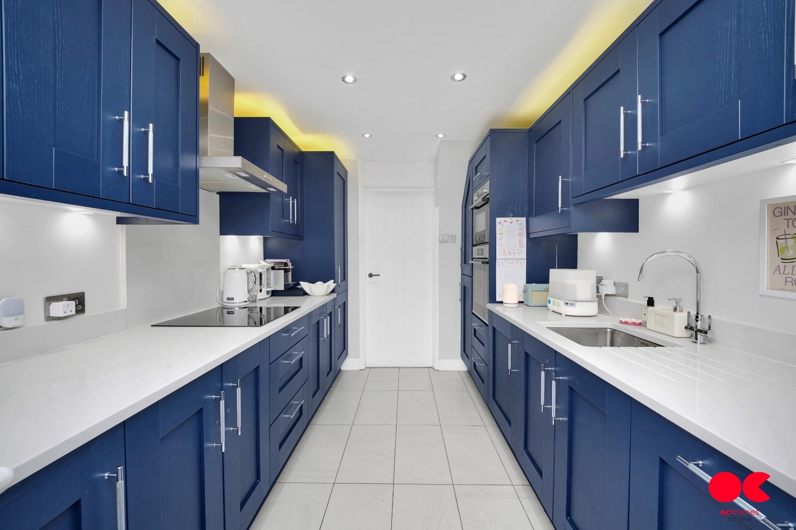 3 bed semi-detached house for sale in Denbigh Close, Hornchurch  - Property Image 17