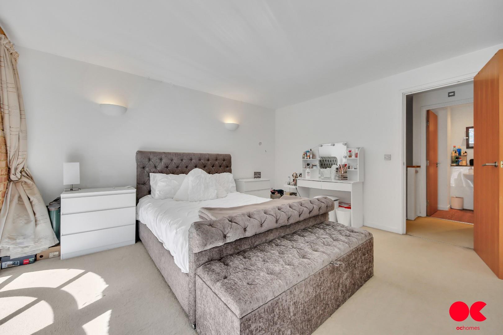 2 bed flat for sale in Kidman Close, Gidea Park  - Property Image 19