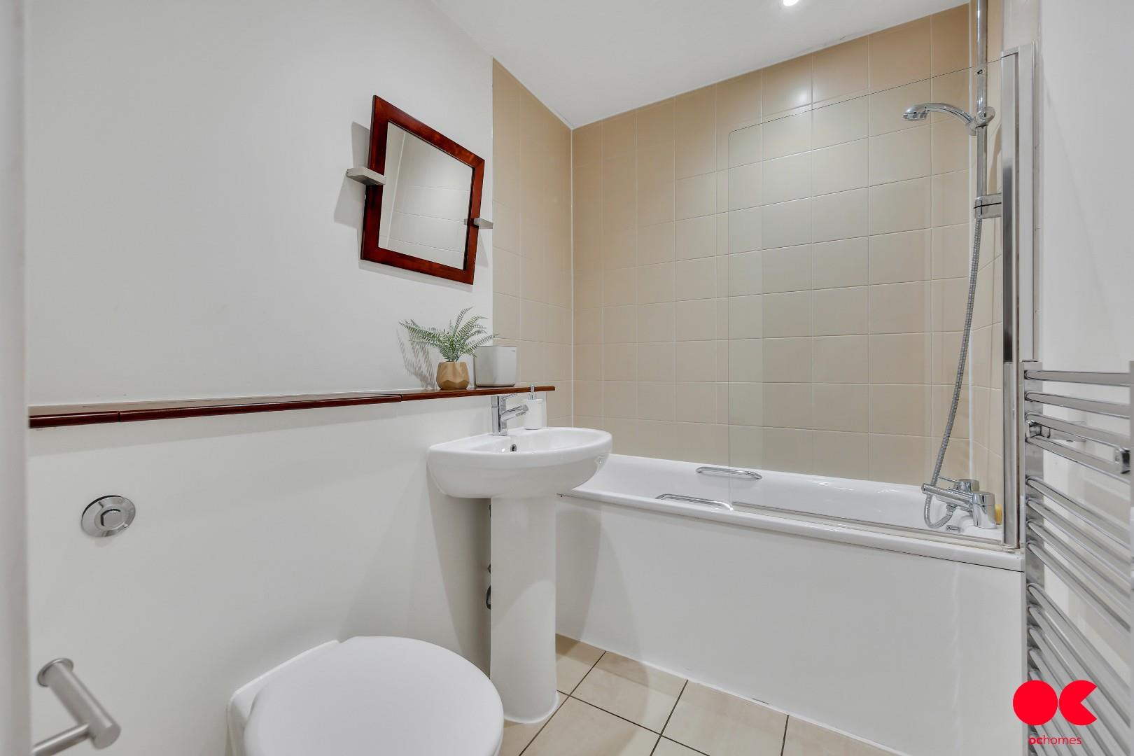 2 bed flat for sale in Kidman Close, Gidea Park  - Property Image 6